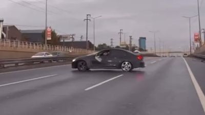 Kocaeli'de plakasını kapatıp drift atan sürücü polisten kaçamadı