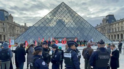 Louvre Müzesi'nden çalınan mücevherler ne olacak