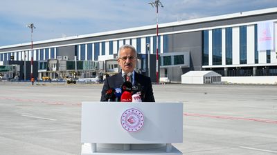 Abdulkadir Uraloğlu: Antalya Havalimanı'na yeni bir hava trafik kontrol kulesi kazandırıyoruz