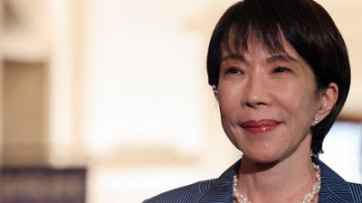 Japonya'nın ilk kadın başbakanı Takaiçi, yemin etti