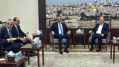 Hakan Fidan ve İbrahim Kalın, Doha'da Hamas Şura Meclisi Başkanı ile görüştü