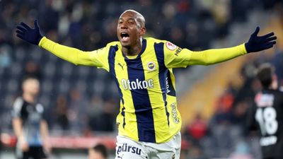 Anderson Talisca, ayrılık iddialarına sosyal medyadan yanıt verdi