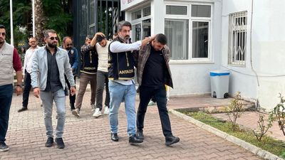 Antalya'da 2 kişinin ölümüyle sonuçlanan silahlı kavga şüphelileri adliyede
