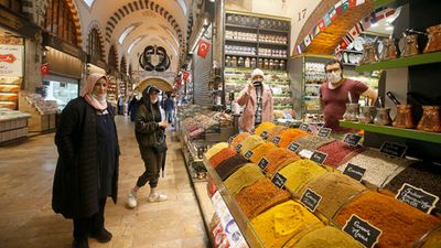 İstanbul'da esnafa yeni yasaklar: Israr, ikram, temas...