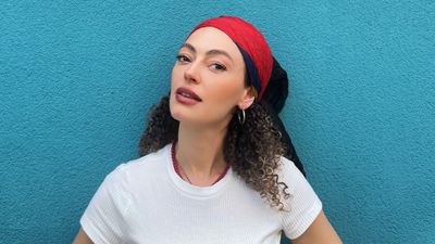 Selena'nın Kıvılcım'ı Hazal Şenel'in yeni işi! Sosyal medyadan duyurdu