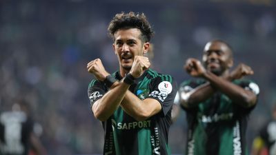 Kocaelispor, Alanyaspor’u 2-0'lık skorla geçti: Tayfur Bingöl'ün röveşatası geceye damga vurdu