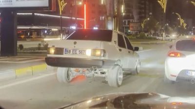 Aksaray’da süspansiyonla önünü yere, arkası havaya kaldırılan araca ceza kesildi