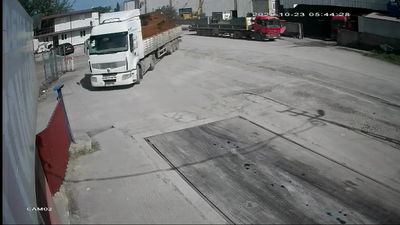 Osmaniye'de vinç ve çekici kullanarak 18 ton çelik hasır çalan şüpheliler tutuklandı