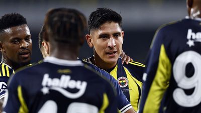 Performansıyla beğeni toplamaya başladı: İşte Edson Alvarez'in Fenerbahçe'ye transferinde yaşananlar...