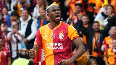 Victor Osimhen, Okan Buruk'a yetişti