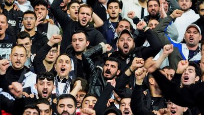 Beşiktaş taraftarından puan kaybına tepki!