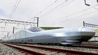 Çin'in CR450 hızlı treni 453 km/s hıza ulaşarak rekor kırdı