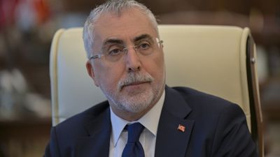 Vedat Işıkhan: İşçi temsilcileri de asgari ücret komisyonunda olmalı