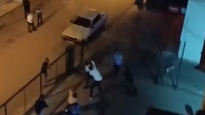 Adana'da tartıştıkları 2 kişiyle ayırmaya çalışanı dövdüler