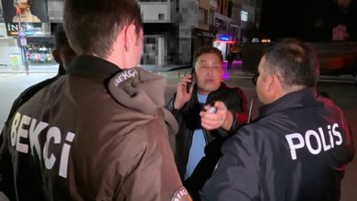 Aksaray'da kimlik göstermek istemeyen alkollü şahıs polise zor anlar yaşattı