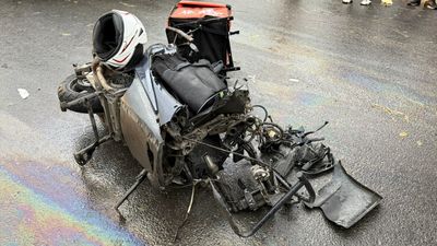Tekirdağ'da motosiklet ve otomobilin çarpıştığı kaza kamerada: 1'i ağır 2 yaralı