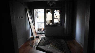 Nevşehir'de yangını fark eden komşu, çocukları kurtarıp yangına müdahale etti