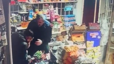 Afyonkarahisar'da nefes borusuna sakız kaçan oğlunu Heimlich ile kurtardı