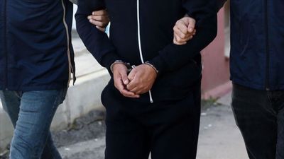 Denizli'de kamera açısını değiştirip 370 bin TL çalan hırsızlar kıskıvrak yakalandı