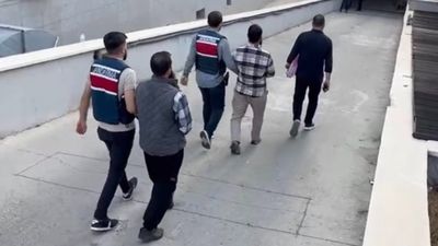 Mersin'de DEAŞ'e finans sağladığı tespit edilen 2 kişi tutuklandı