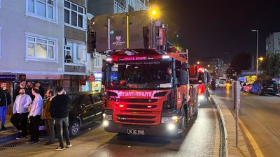 İstanbul'da 5 katlı binada çıkan yangında 15 kişi dumandan etkilendi