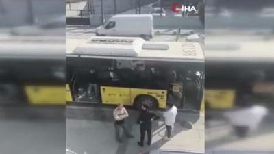 İstanbul'da İETT otobüsünde yolcular bıçaklı saldırıya uğradı