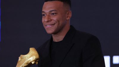 Kylian Mbappe 'Avrupa Altın Ayakkabı' ödülünü aldı