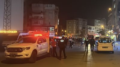 Kocaeli Gebze'de kolonları çatlayan bina tahliye edildi