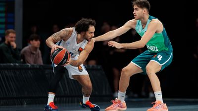 Anadolu Efes, Baskonia'ya yenildi