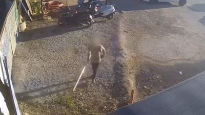 Aydın'da güvenlik kamerasına boruyla saldırı