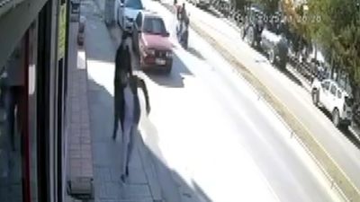 Ankara'da berber çıkışı husumetlisini öldüren şahıs kameraya yakalandı