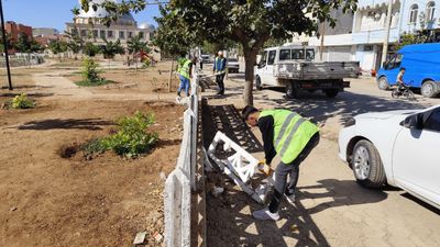 Mardin'de 2 çocuk parkın duvarını tekmeledi: O anlar kamerada