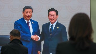 Çin Devlet Başkanı 11 yıl sonra Güney Kore'de