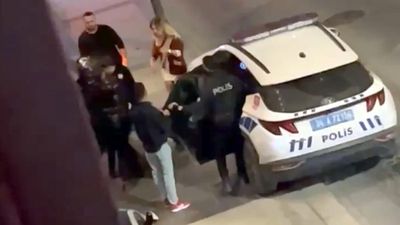 İstanbul'da düğün salonunda başlayan kavga sokakta devam etti