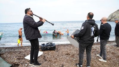 İsveçli yüzücü Tammi, Türkiye'den davul zurna ile uğurlandı