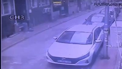 İstanbul'da bayılan epilepsi hastasının telefonunu çaldı