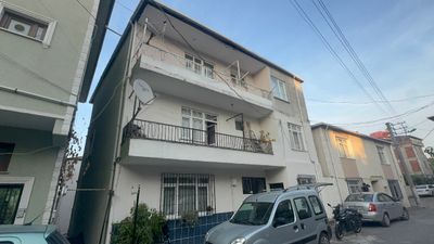 Kocaeli'de kolonları çatlayan bir bina daha tahliye edildi