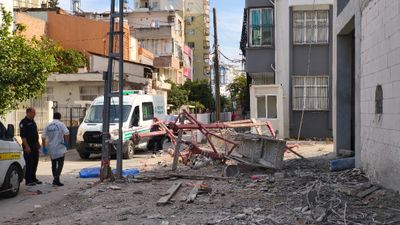 Adana'da asansörlü iskele metrelerce yükseklikten düştü: 1 ölü