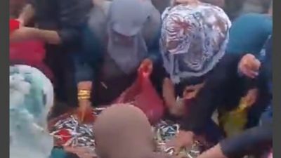 Eskişehir'de bedava hamsi izdihamı