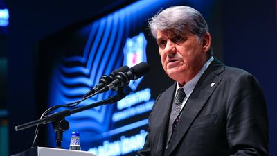 Beşiktaş'ta Serdal Adalı'dan toplantı kararı