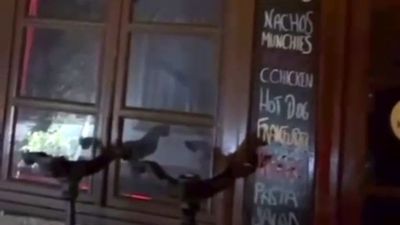 İzmir'de eğlence mekanına silahlı saldırı