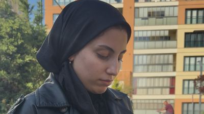 İstanbul'da başörtülü öğrenciye hocasından hakaret: Bu şekilde temizlikçiye benziyorsun