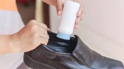 Bu yüzden ayakkabılarınıza mutlaka tuz serpmelisiniz