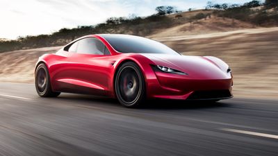 Tesla, uzun süredir ertelenen Roadster spor otomobili üzerindeki çalışmalara yeniden başladı