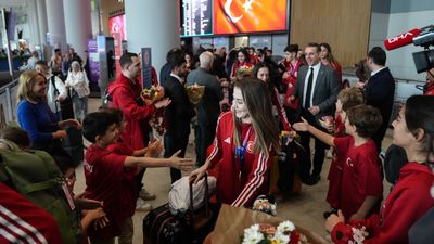 Dünya şampiyonu Tekvando Milli Takımı yurda geldi