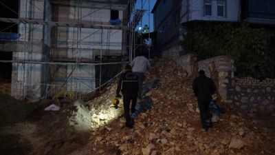 Malatya'da inşaatta düşen işçi can verdi