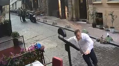 İstanbul İstiklal Caddesi'nde silahlı saldırının görüntüleri çıktı