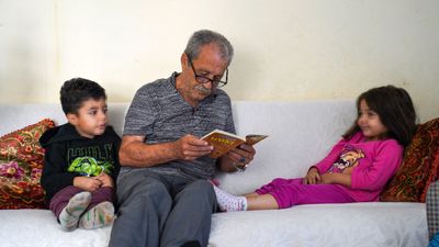 Antalya'da 3 torunuyla bir başına kaldı: Dedeye evden tahliye şoku