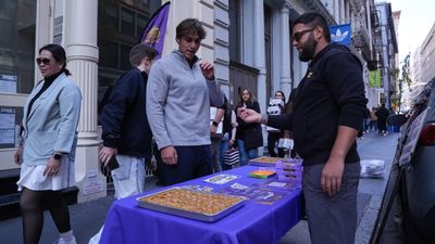 Baklavaya hayran kalan Amerikalı Türkiye'den getirtip New York'ta satmaya başladı