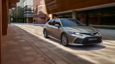 Toyota, batarya fabrikası planlarını bir kez daha erteledi: Nedeni düşük talep